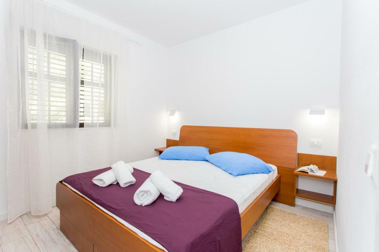 Beachside Villa Marko Milna  Esterno foto